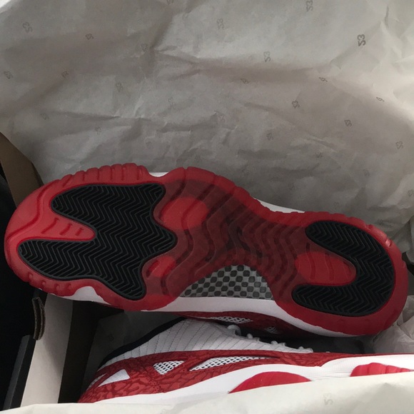 Jordan 11 low retro - Picture 2 of 3